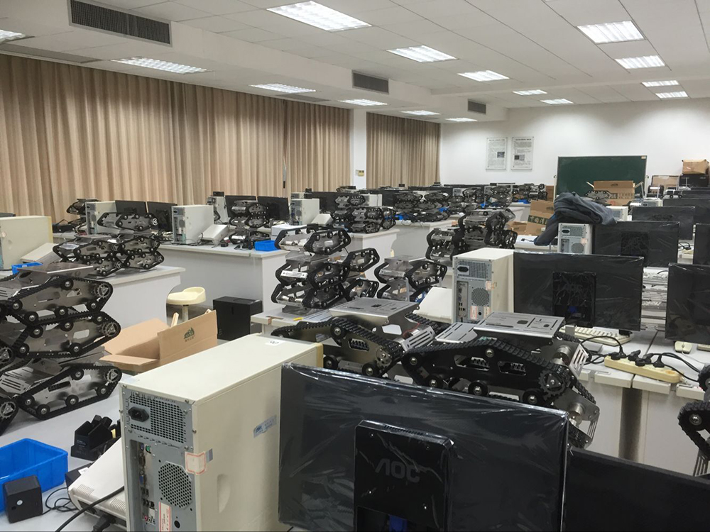 小R科技與浙江大學(xué)達(dá)成合作，首期500臺(tái)機(jī)器人入駐浙大實(shí)驗(yàn)室